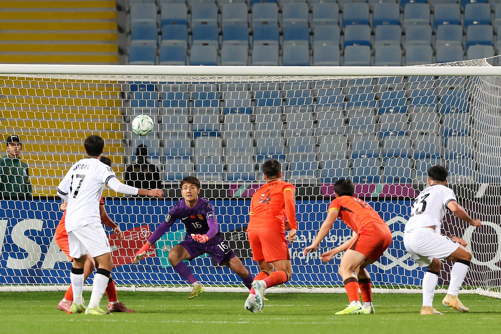 实况播放-启蒙教练谈李昊:他最初不想踢门将,最大特点是让球队多一个后卫