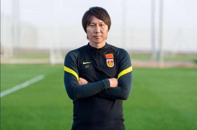 实况播放-发布会成国足主帅滑铁卢?里皮高洪波李铁先后辞职