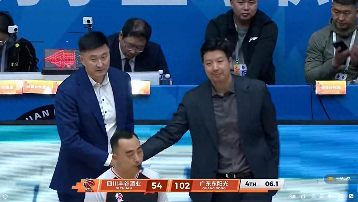 实况播放-什么关系？5中1却打最多的38分钟，粤蜜：当核心啦？看你打球难受